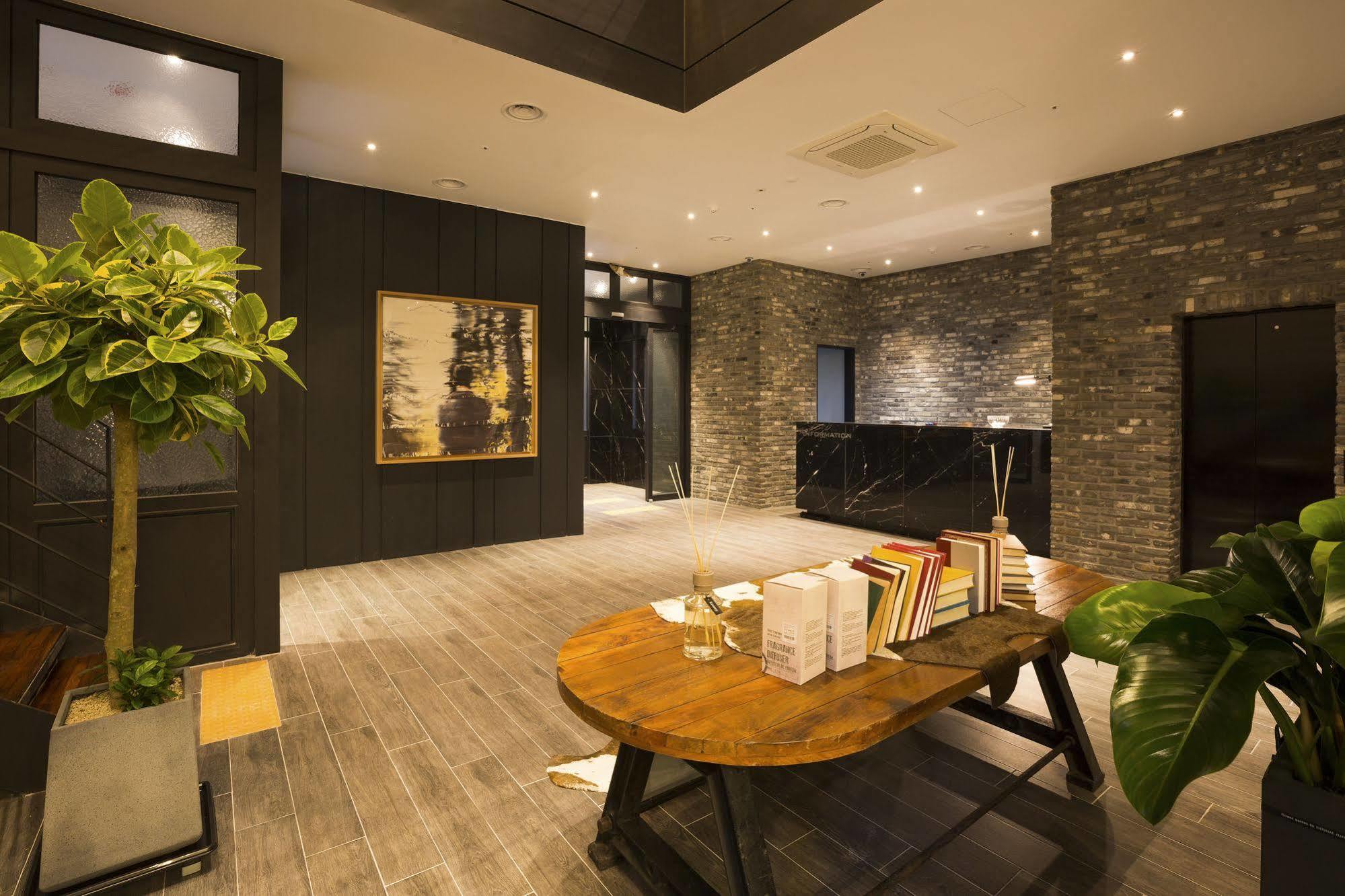 Trang Blue Hotel Сеул Екстер'єр фото
