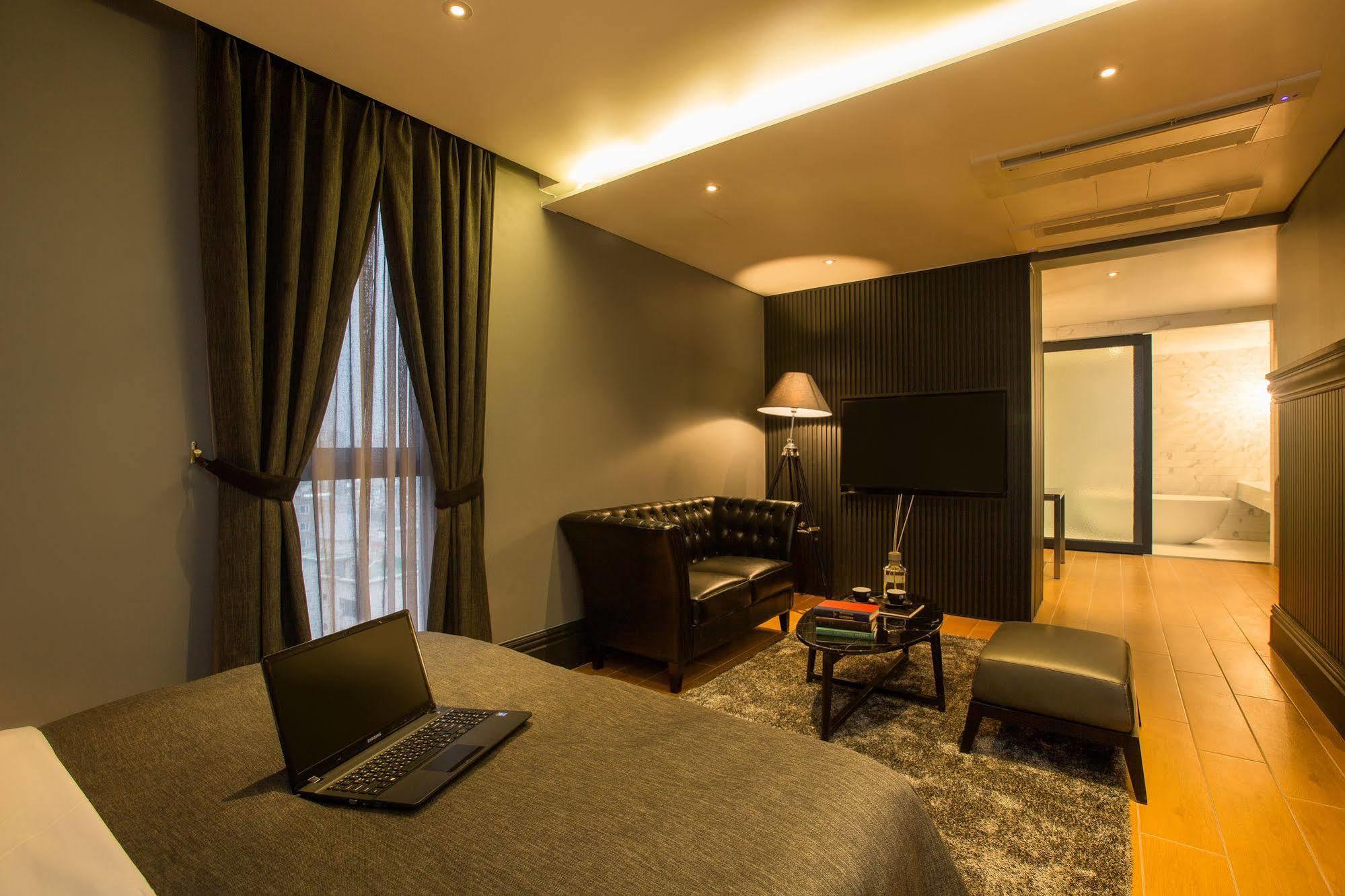 Trang Blue Hotel Сеул Екстер'єр фото