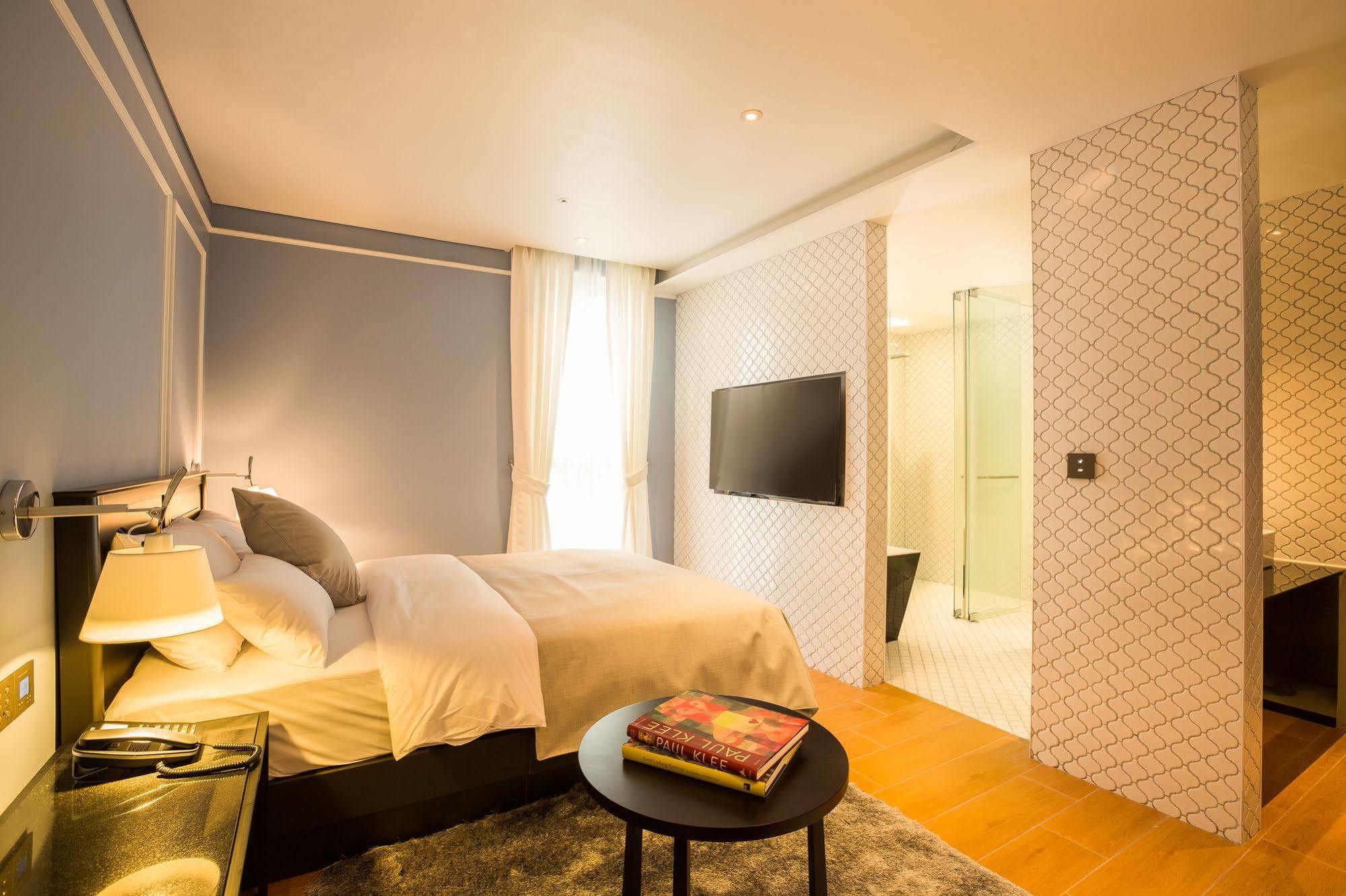 Trang Blue Hotel Сеул Екстер'єр фото