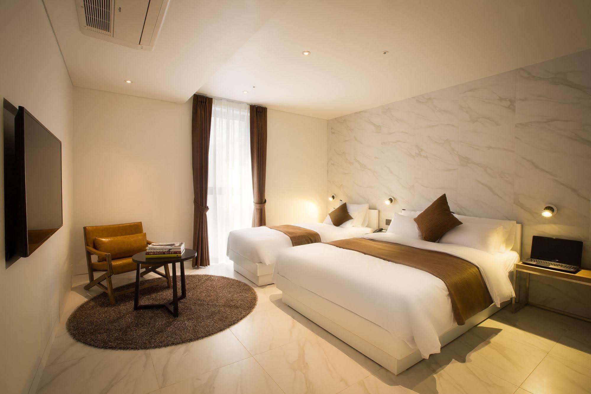 Trang Blue Hotel Сеул Екстер'єр фото